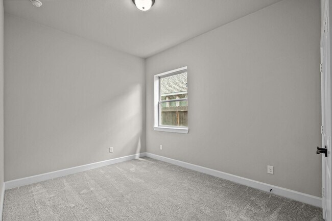 Building Photo - 210 Ginger St