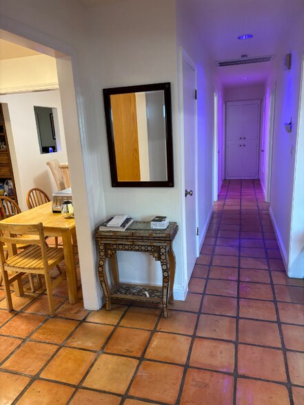 Building Photo - 520 Linford Pl