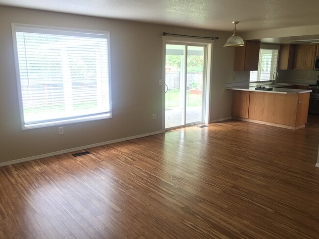 Building Photo - Desirable Prune Hill 4-Bedroom!