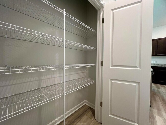 Building Photo - 4008 Flatiron Dr