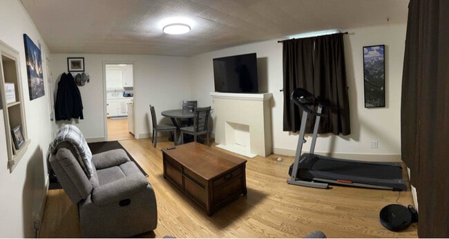 Building Photo - 1030 N 9th St