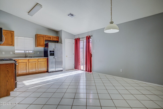 Building Photo - 3404 Rosinie Rose Pl