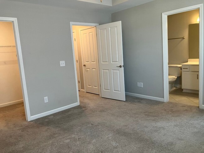 Building Photo - One Month Free $1,950 off at Arden Village Townhome in Columbia