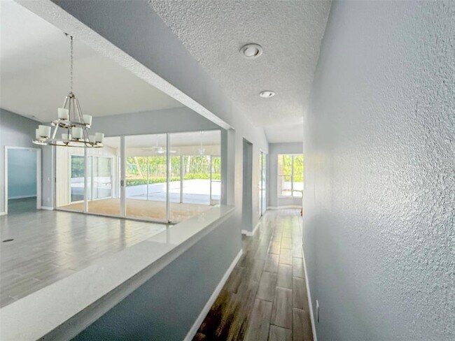 Building Photo - 5708 Garden Lakes Fern