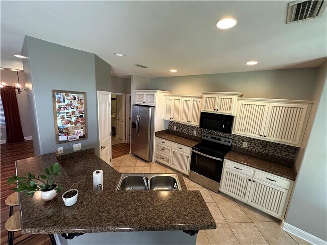 Building Photo - 125 Green Cove Dr