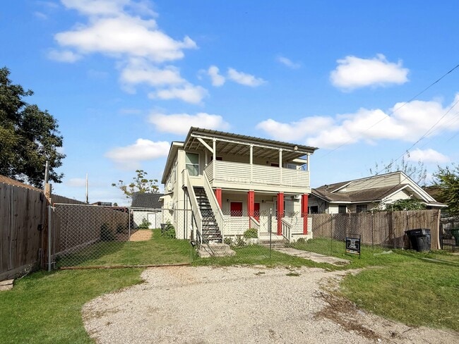 Building Photo - 6707 Avenue F