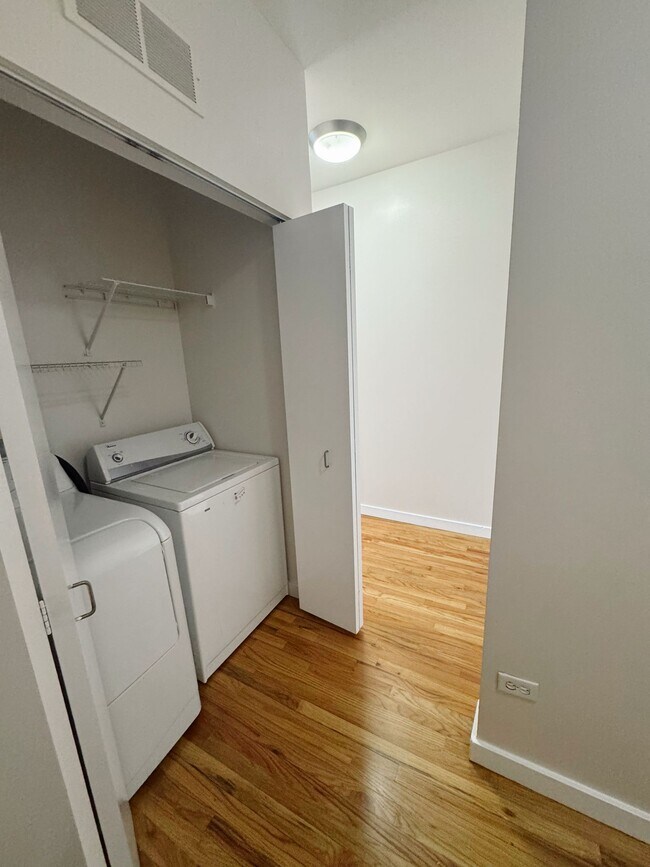 Building Photo - 1720 S Michigan Ave