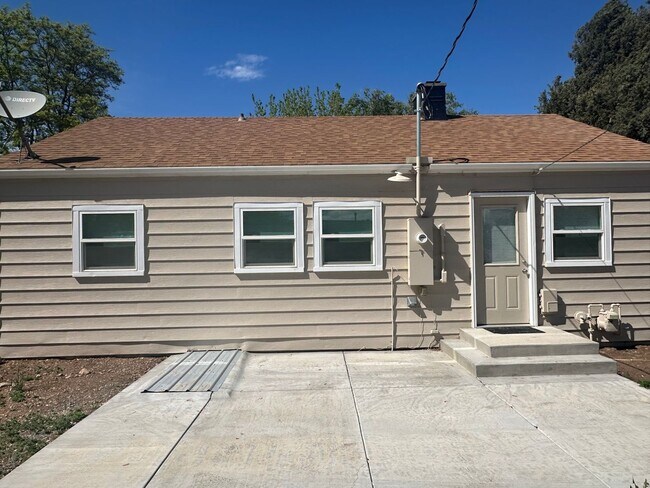Building Photo - 3 Bedroom Single Family Home in Greeley