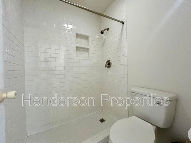 Building Photo - 5024 Sardis Rd