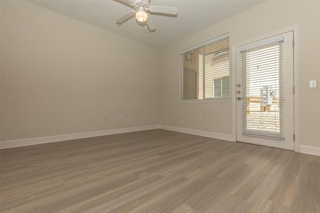 Building Photo - 1201 W Whitestone Blvd