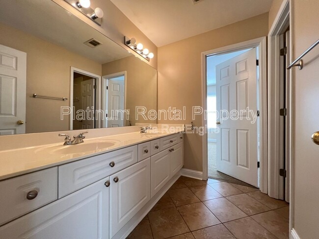 Building Photo - 1460 White Flowers Ln