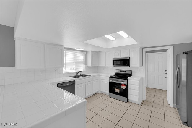 Building Photo - 5608 Cory Pl