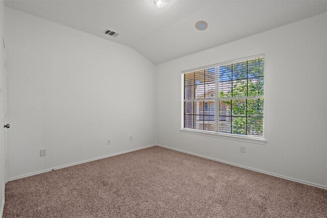 Building Photo - 9201 Brodie Ln