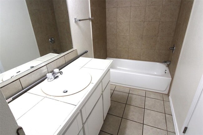 Building Photo - 900 Aspen Ct