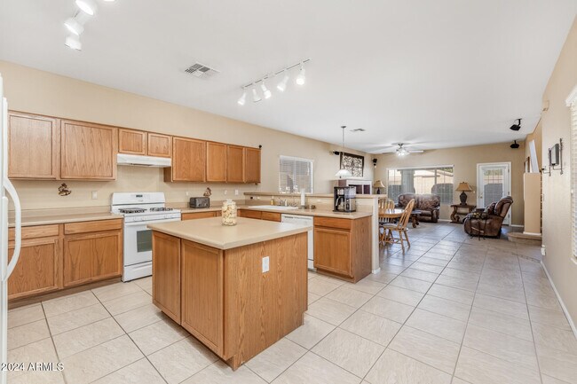 Building Photo - 16170 W Port Royale Ln