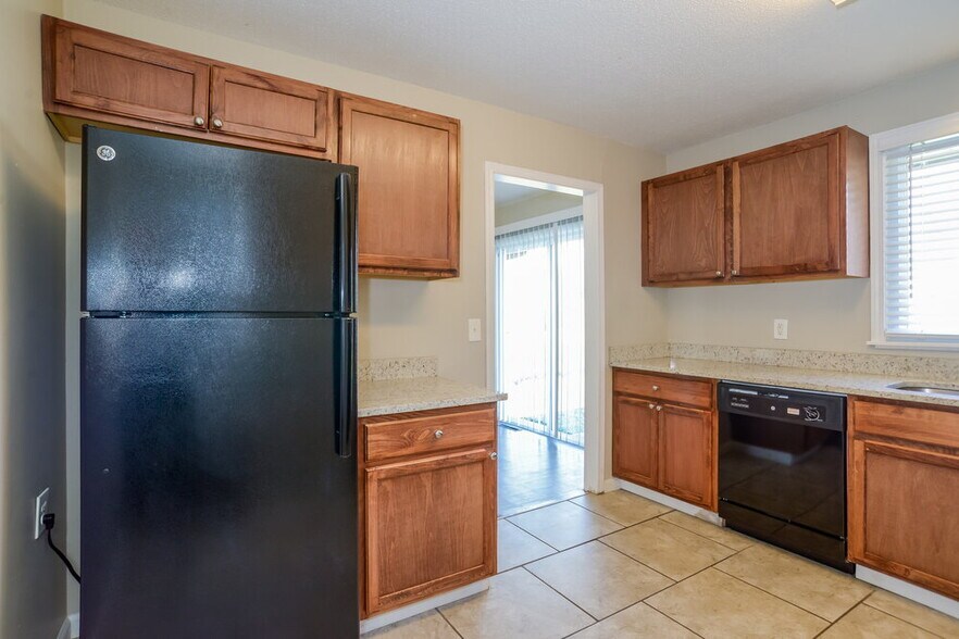 Building Photo - 8418 E 92 Pl