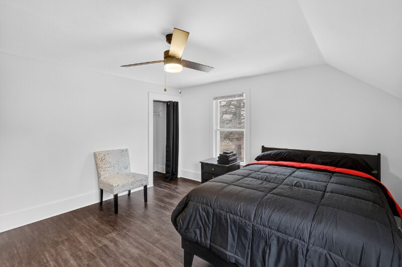 Building Photo - 430 N Linden St