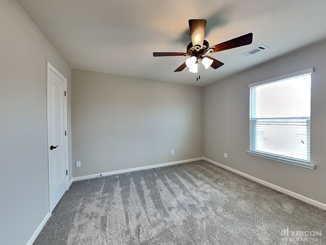 Building Photo - 539 Smoky Mountains Dr