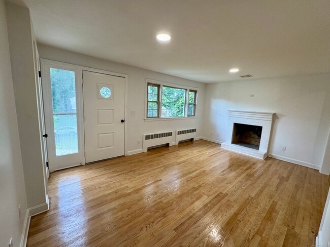 Building Photo - 30 Fairview Dr