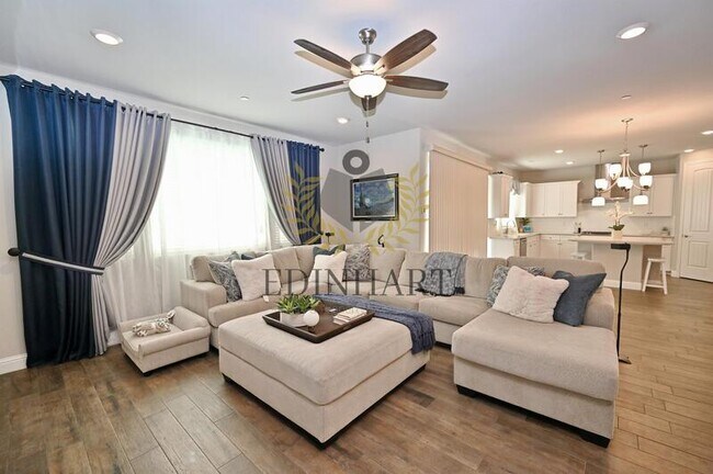 Building Photo - 1439 E Via Albero Dr