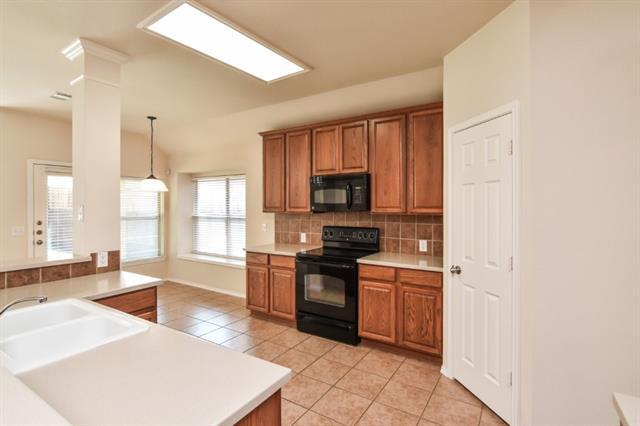 Building Photo - 2609 Swan Dr