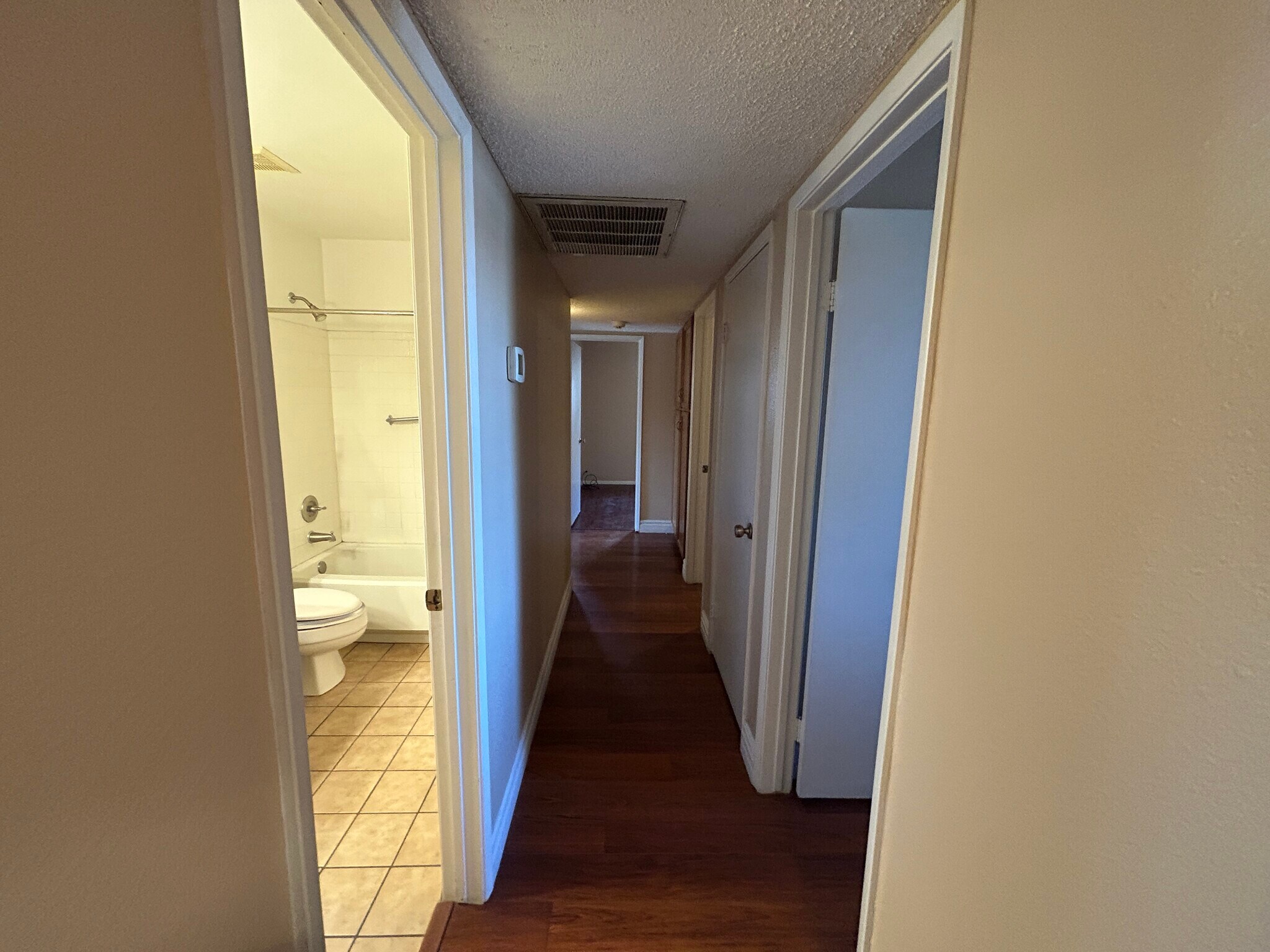 Building Photo - 12138 S Tomi Dr