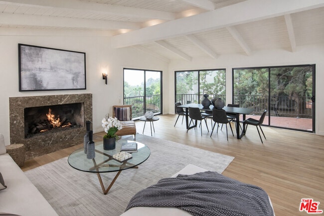 Building Photo - 9305 Beverlycrest Dr