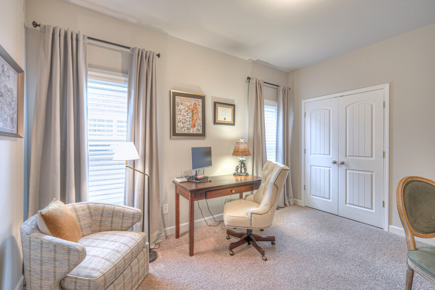 Building Photo - 1020 Claymill Dr