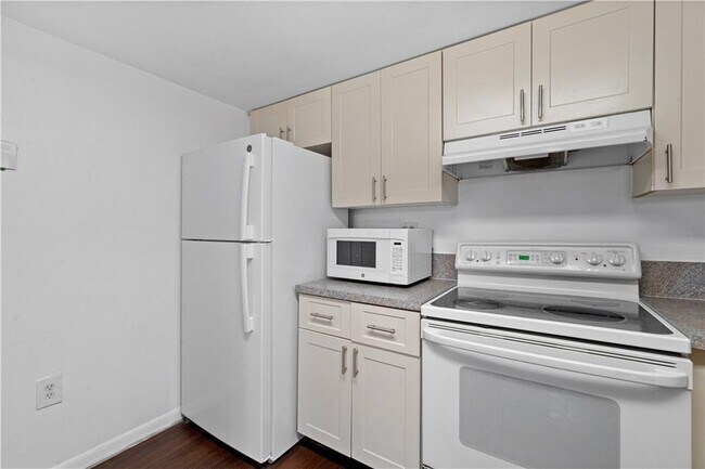 Building Photo - 9995 Nob Hill Ln