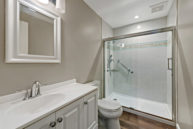 Building Photo - 954 Lea Dr