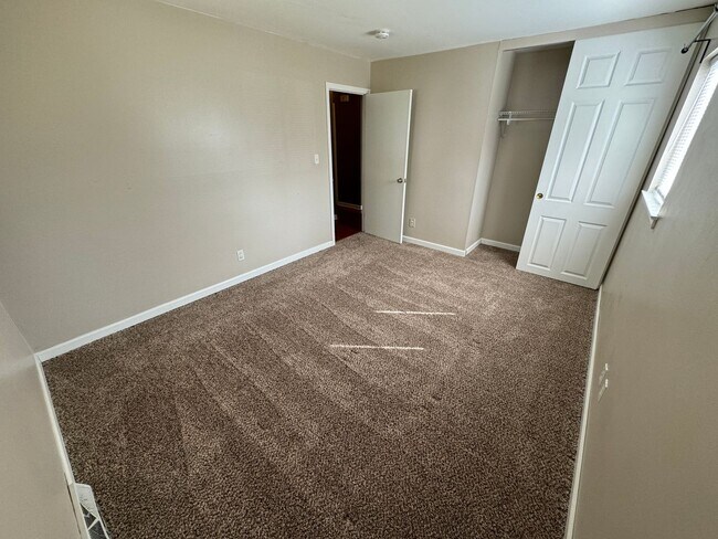 Building Photo - 3 Bedroom- Upper Arlington area