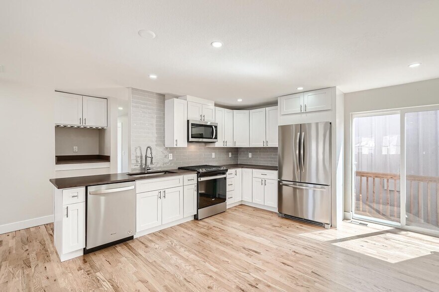 Building Photo - Striking Columbia Heights home near Berkeley Lake Park