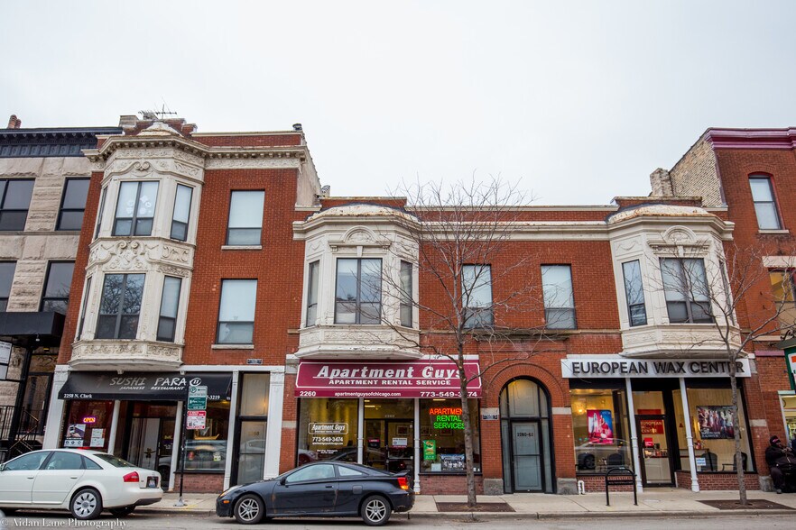 Building Photo - 2260 N Clark St