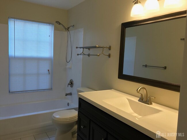 Building Photo - 601 Hampshire Dr