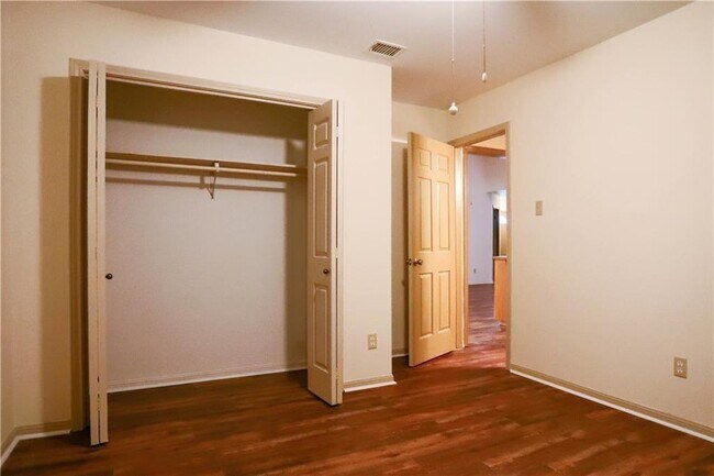 Building Photo - 4621 Sierra Blanca Blvd