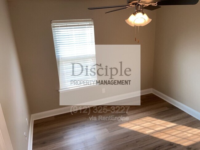 Building Photo - 202 Scarlett Ln