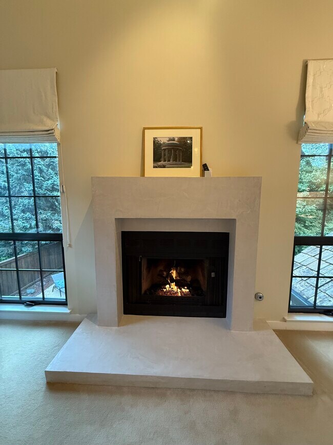 Building Photo - 6484 Heather St