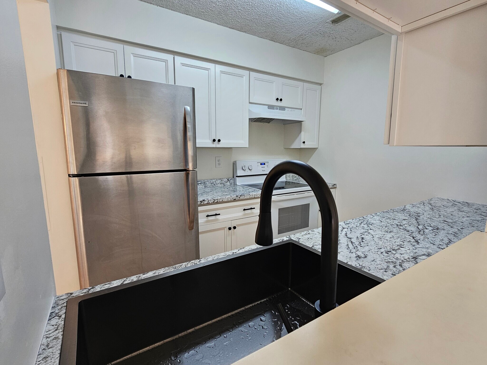Building Photo - 1108 Ravens Crest Dr
