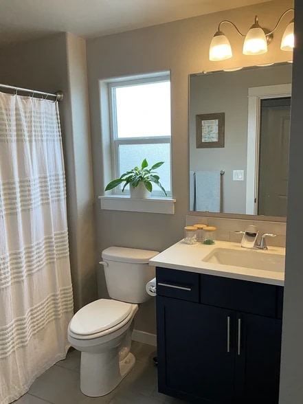 Second Bath - 616 N Willitts St
