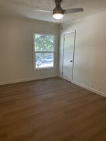 Building Photo - 7824 Meadow Park Dr