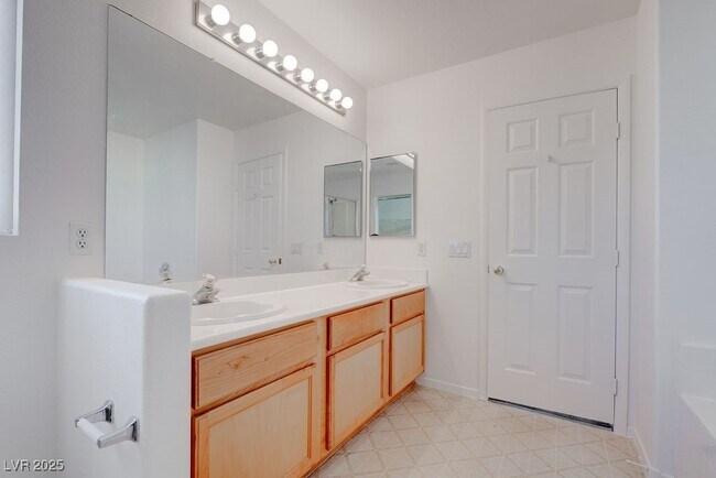 Building Photo - 5150 Pipestone Pass St