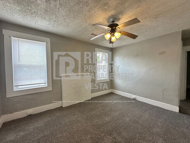 Building Photo - 1596 Burton Ave