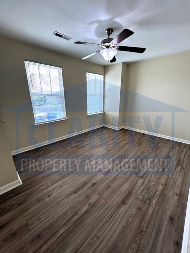 Building Photo - 163 Lone Tree Dr NE