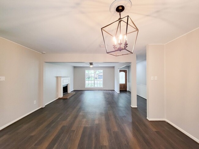 Building Photo - Welcome to your dream rental! This meticulously remodeled 3-bedroom, 2-bathroom home in the heart...