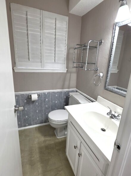 Building Photo - 4104 Kim Dr