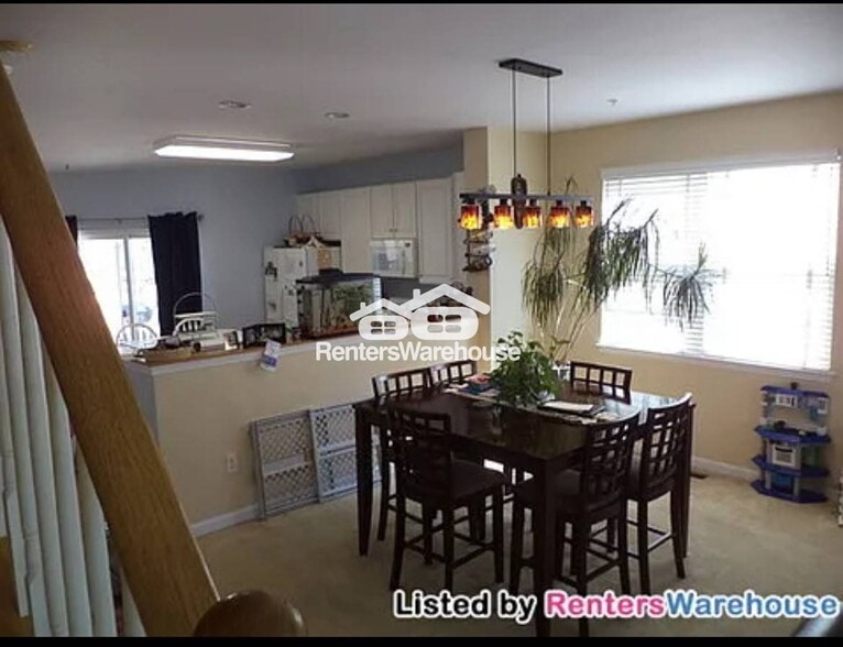 Building Photo - 2571 Vireo Ct