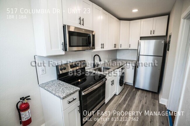 Building Photo - 517 Columbia Dr