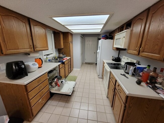 Building Photo - 6007 Belle Isle Ln