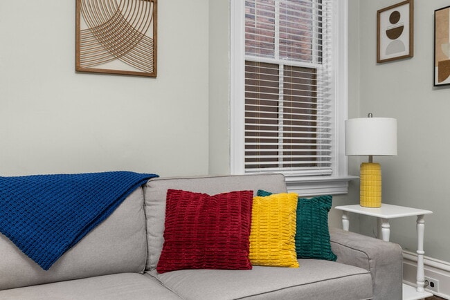 Building Photo - 2819 Shenandoah Ave