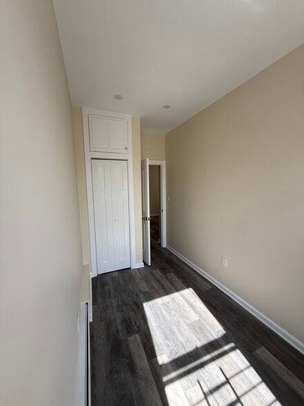 Building Photo - 739 Saratoga Ave